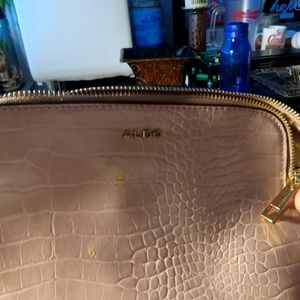 Aldo ladies crossbody purse gold accents and strap beige small pockets with zipp